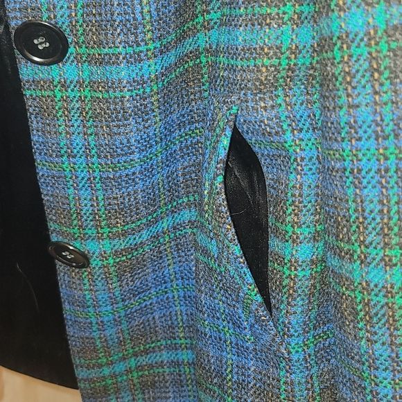 Pendleton 100% Virgin Wool, Satin,Plaid Jacket, sz Lg. Green, blue,black, gold. - Picture 13 of 14